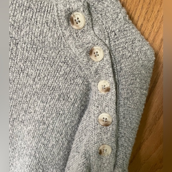 Women’s Extra Large Loft Sweater - Gray - Picture 4 of 4